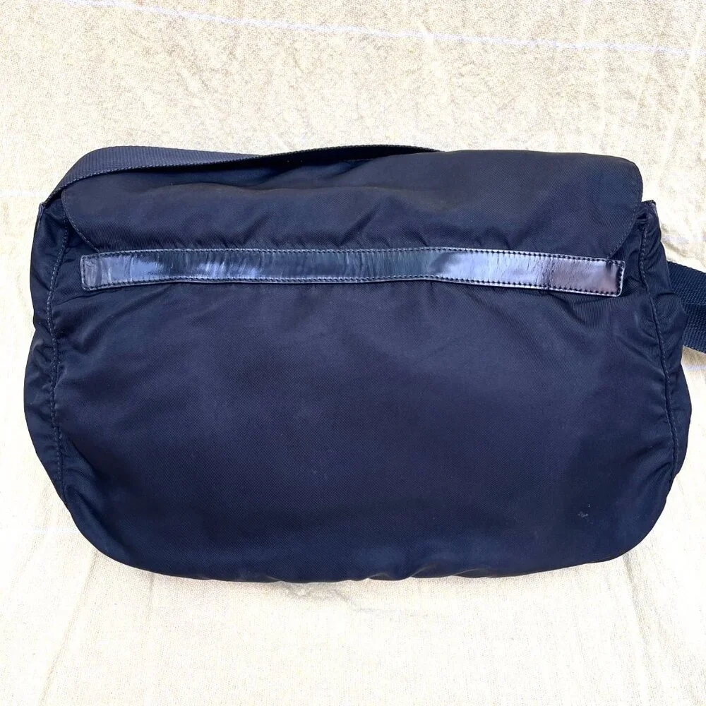 Prada Tessuto Vintage Nylon Saffiano Vela large Messenger Bag Black - Picture 14 of 15